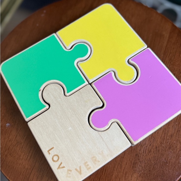 Lovevery Wooden Community Puzzle • 4-Piece Jigsaw • The Companion Play Kit - Picture 1 of 4